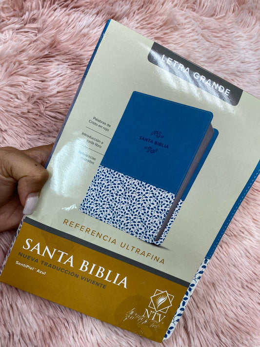 Biblia versión NTV símil piel letra grande con concordancia