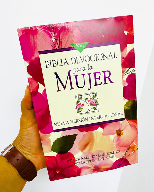Biblia con devocional para la mujer tapa sencilla letra grande versión NVI