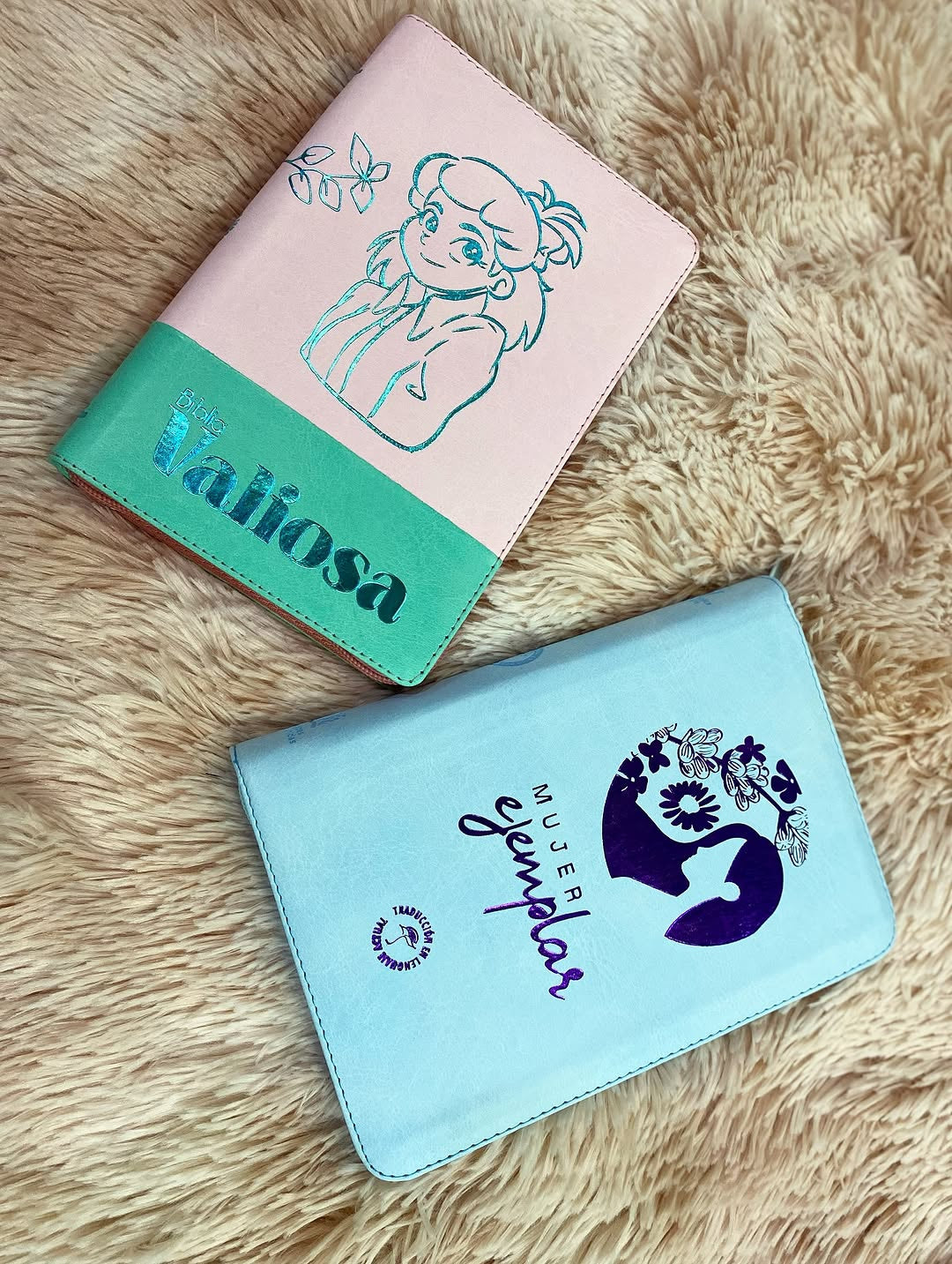 Biblia valiosa letra grande versión TLA con cierre canto plateado
