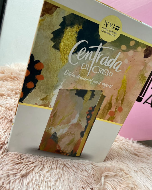 Biblia con devocional para mujeres centrada en cristo versión NVI