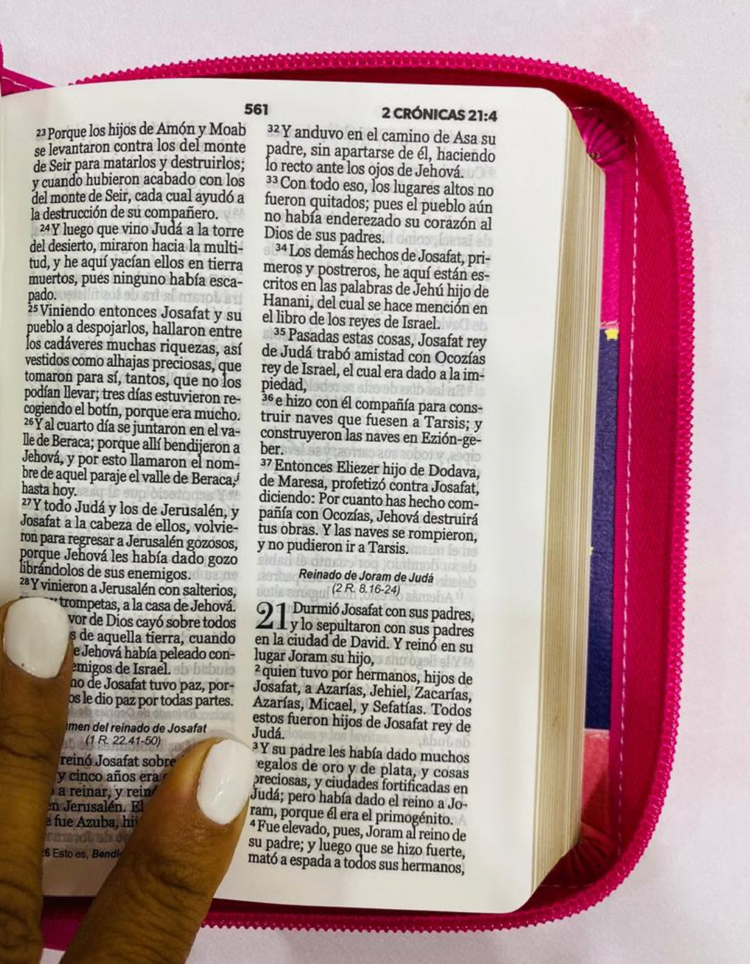 Biblia tamaño bolsillo para niños ilustrada con cierre letra mediana versión RV60