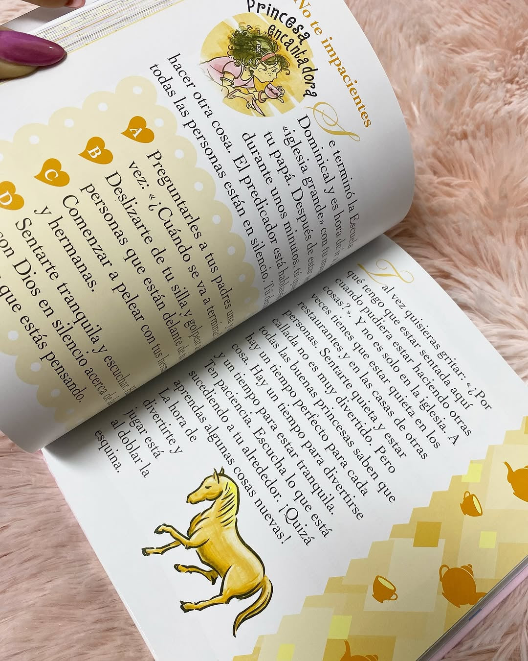 Biblia con devocional ilistrada para niñas princesita de Dios