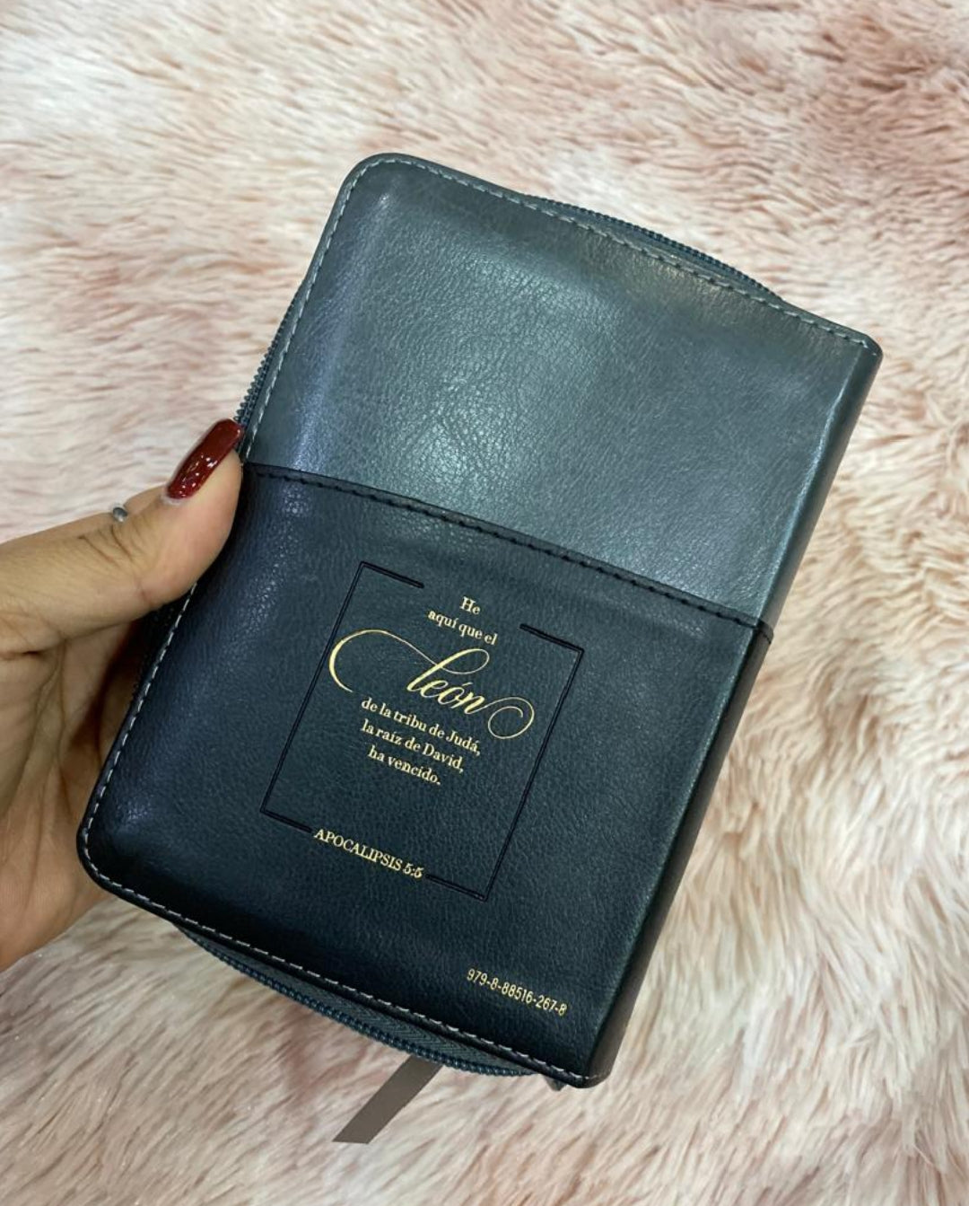Biblia tamaño bolsillo con cierre e índice símil piel tamaño de letra mediana 8 puntos versión RV60