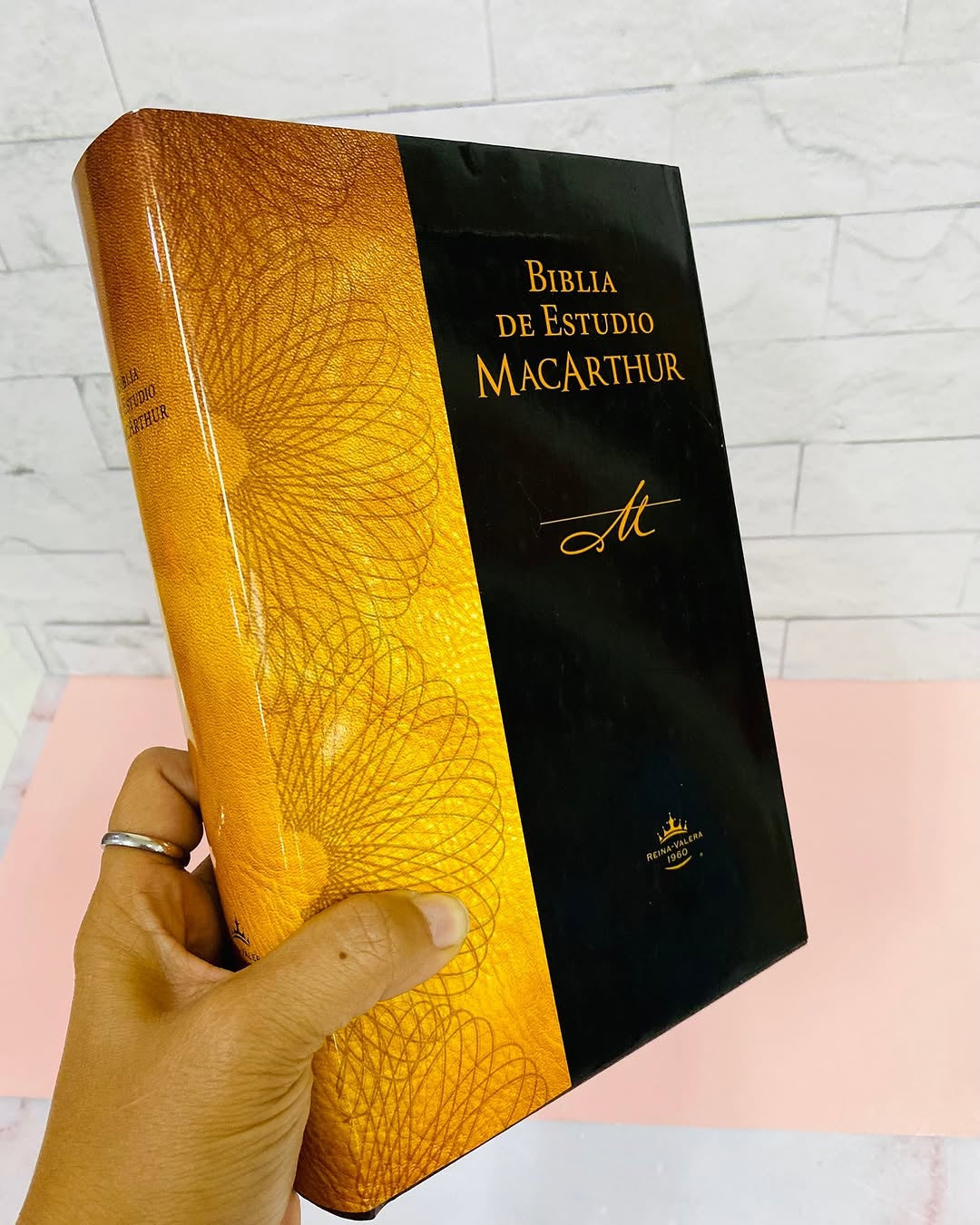 Biblia de estudio MacArthur tapa dura letra mediana versión RV1960