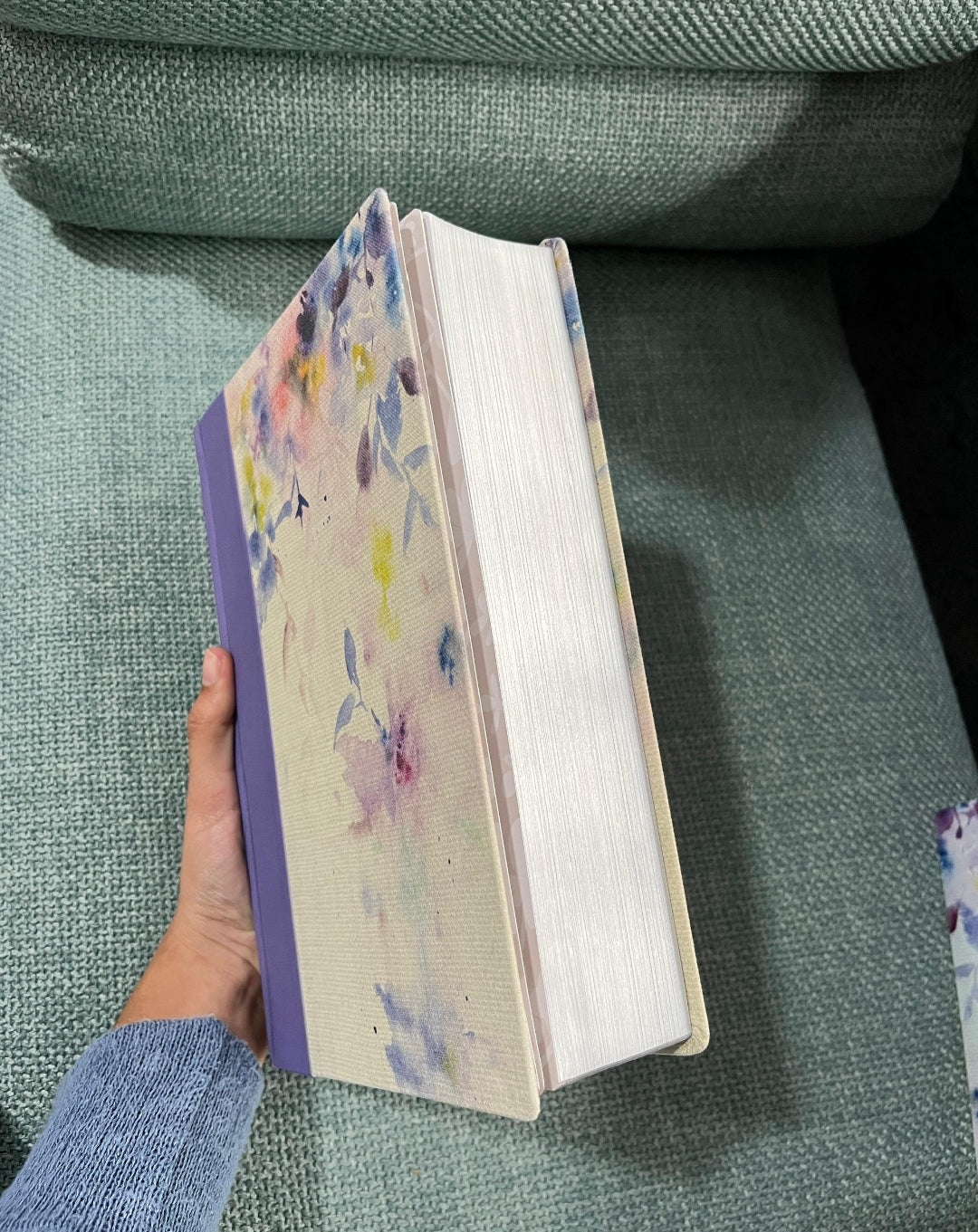 Biblia de estudio para mujeres versión NVI tapa semi dura letra mediana 9 puntos