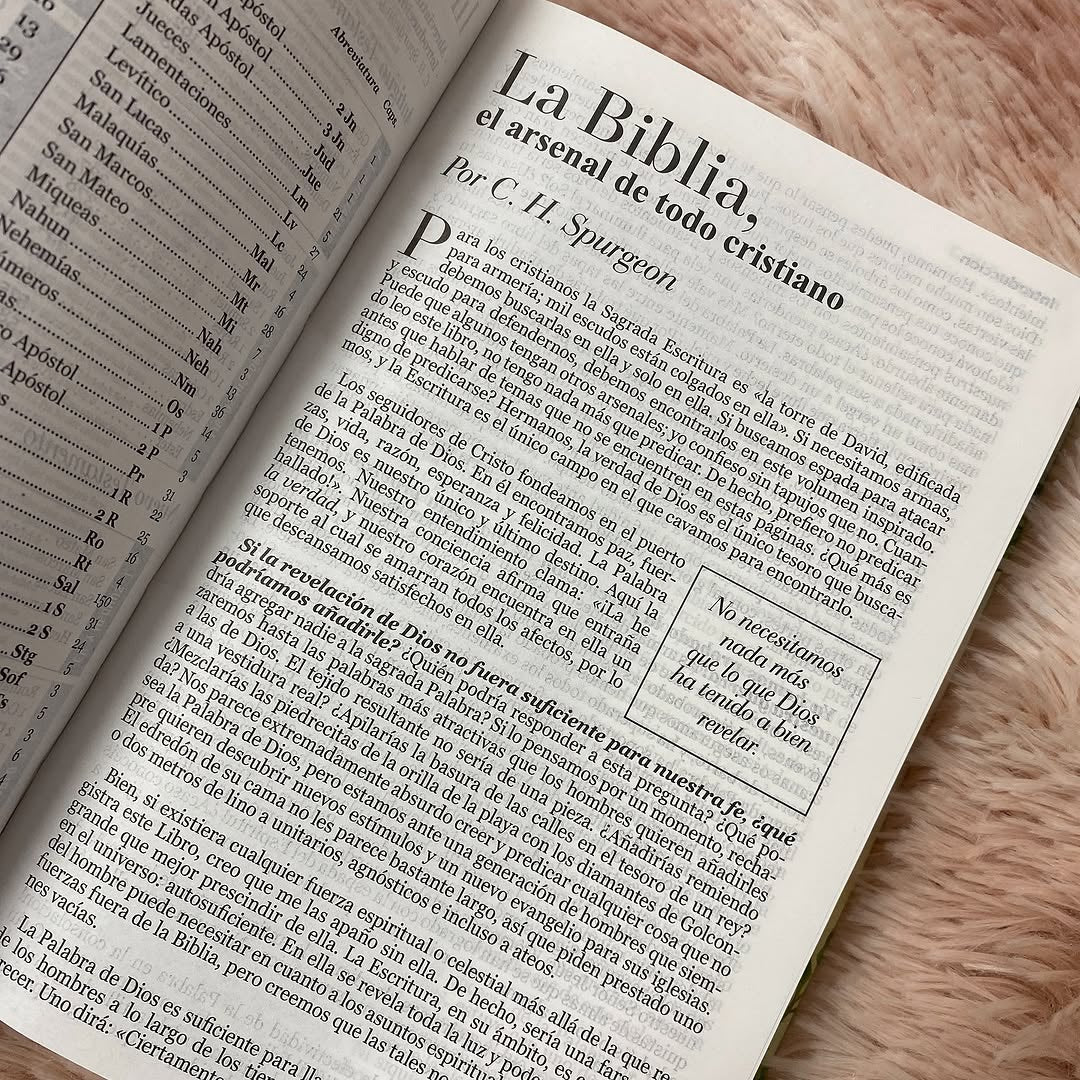 Biblia tamaño manual letra 12 puntos versión RV1960 con concordancia