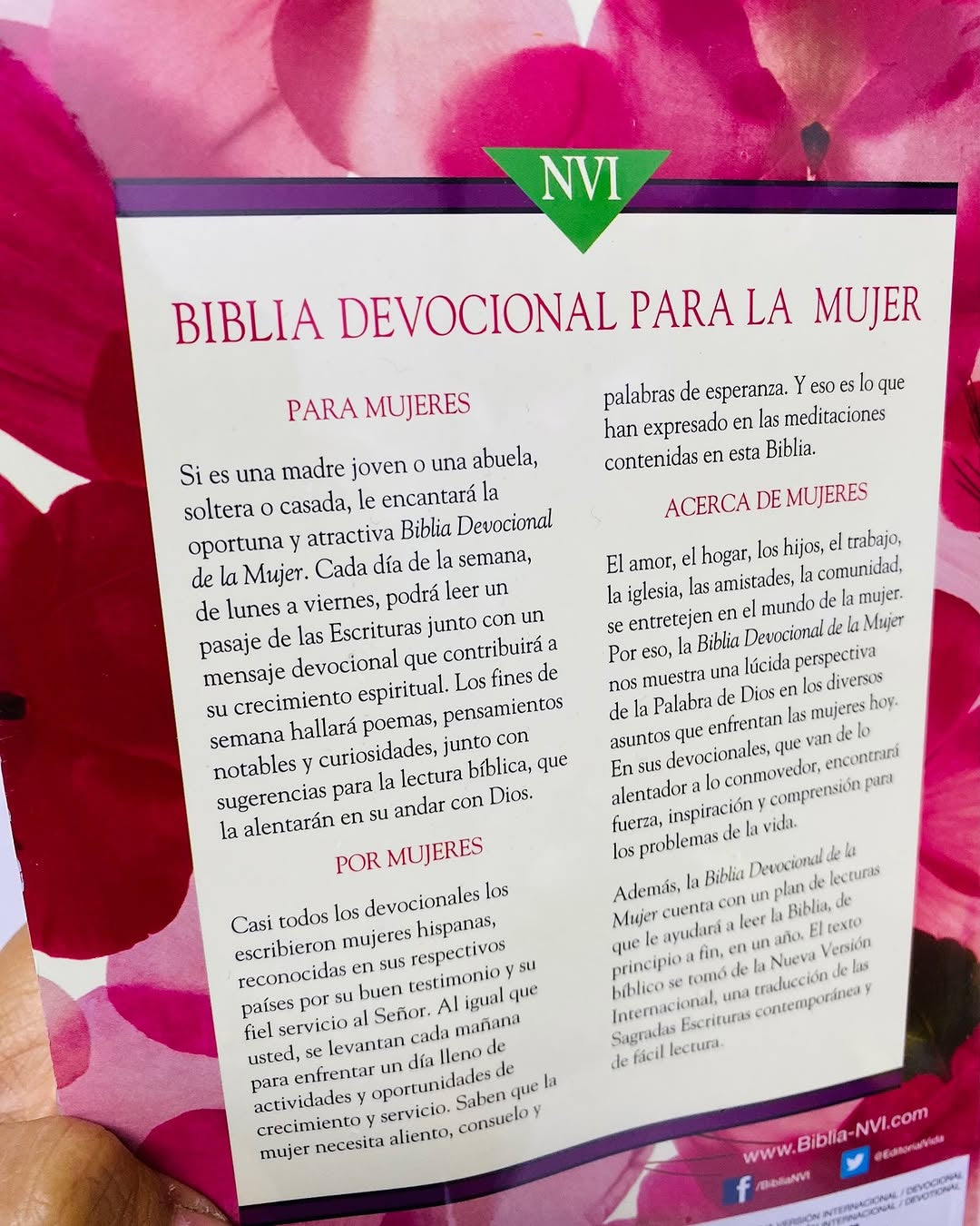 Biblia con devocional para la mujer tapa sencilla letra grande versión NVI