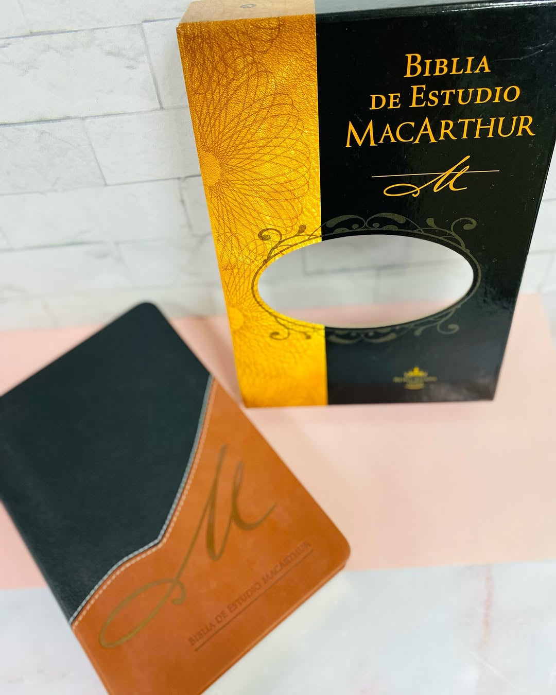 Biblia de estudio MacArthur símil piel versión de lujo versión RV1960