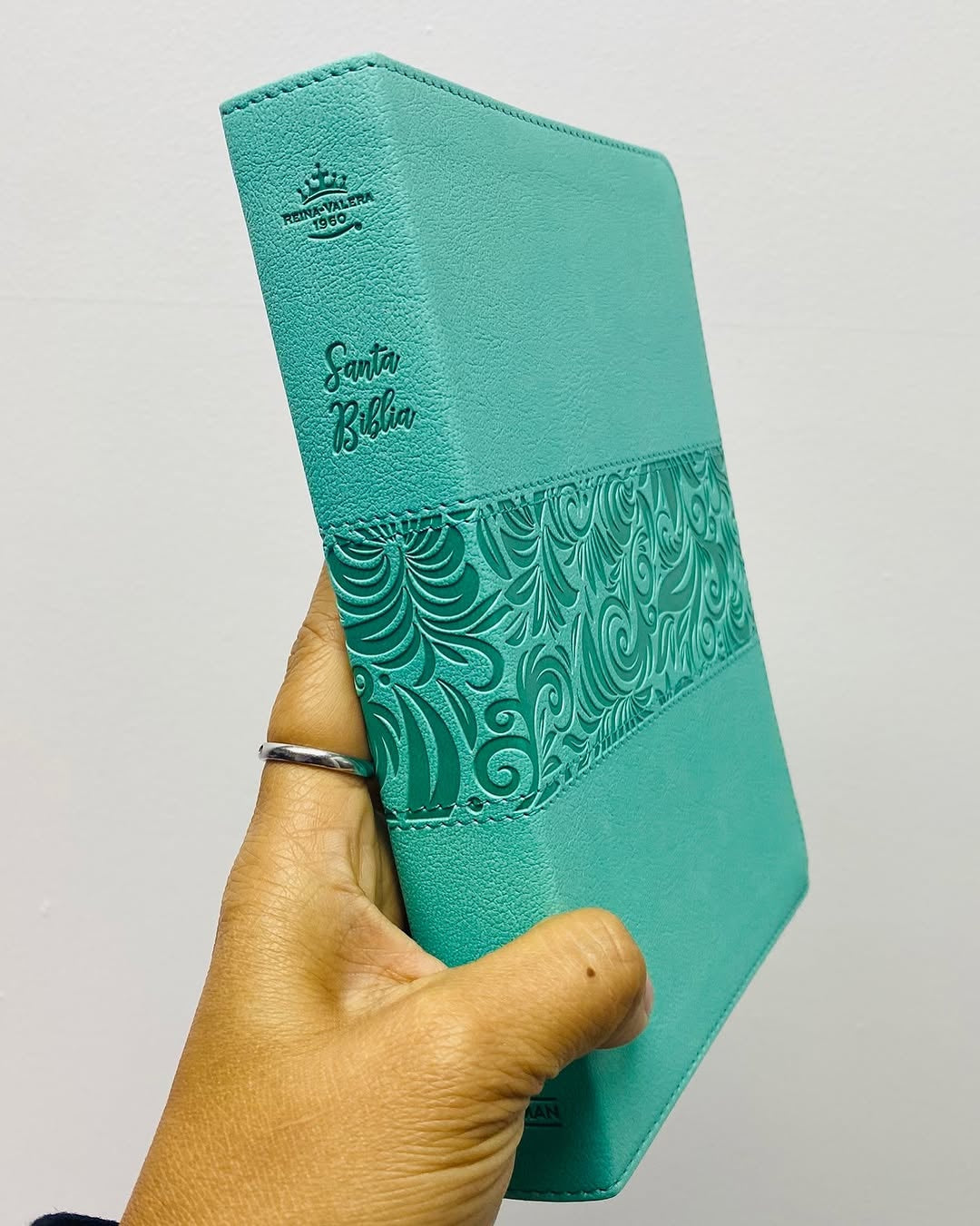 Biblia de regalos y premios símil piel color turquesa letra mediana versión RV60