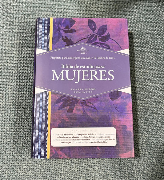 Biblia de estudio para mujeres en tapa dura versión RV1960 letra mediana