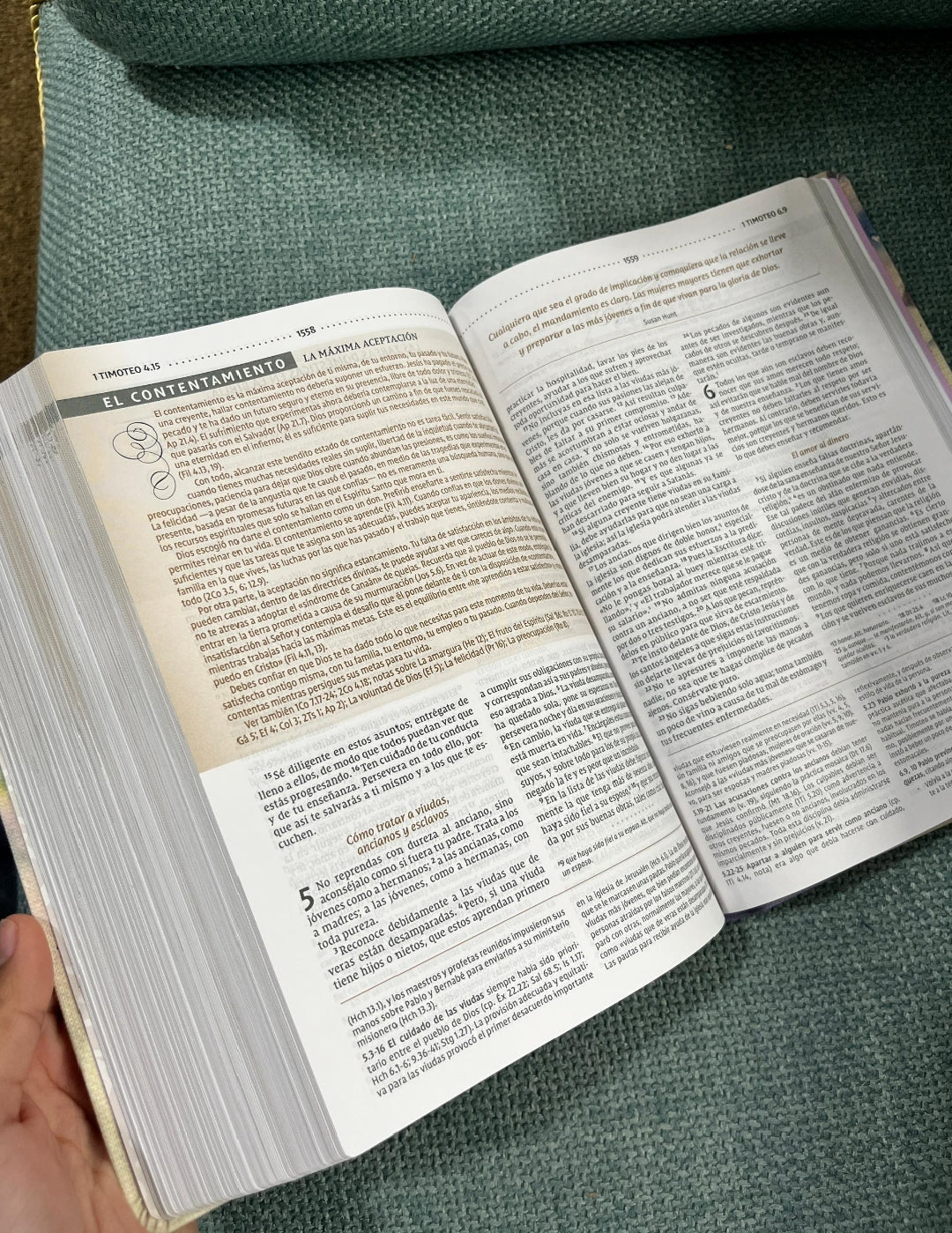 Biblia de estudio para mujeres versión NVI tapa semi dura letra mediana 9 puntos