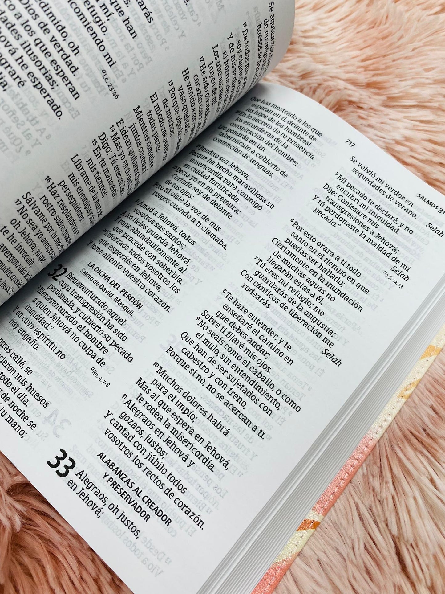 Biblia versión RV1960 letra grande 12 puntos en símil piel canto plateado tamaño manual con concordancia