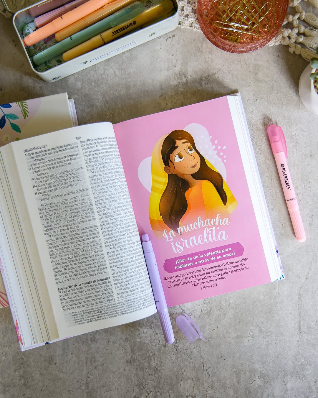 Biblia de promesas para niñas versión NTV en tapa dura ilustrada y promesas marcadas