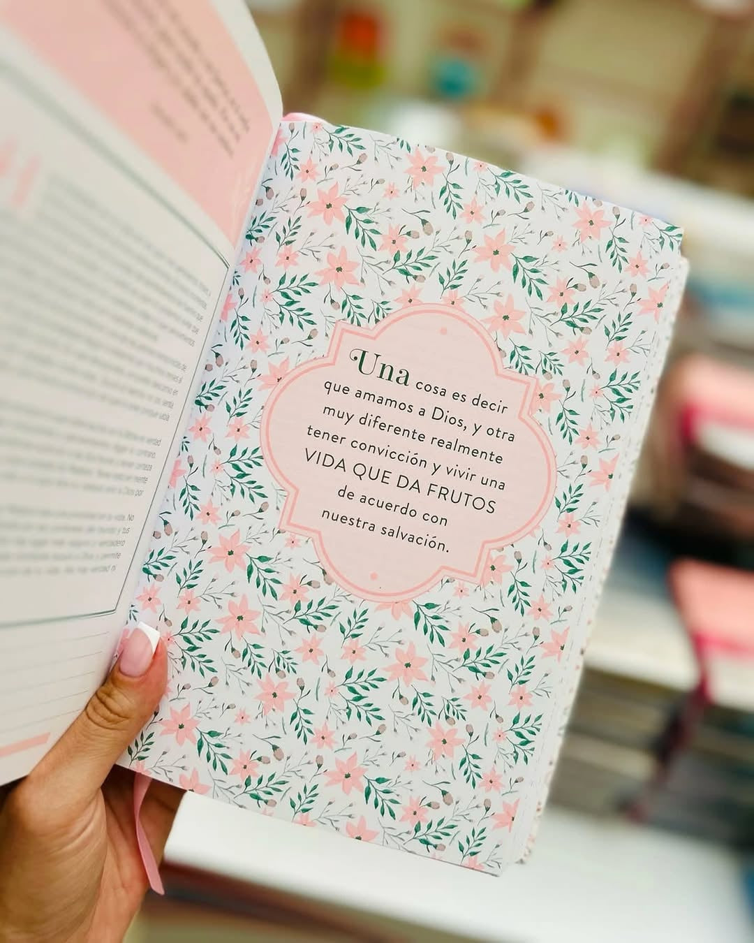 Libro devocional en esto pensad de Edyah Ramos
