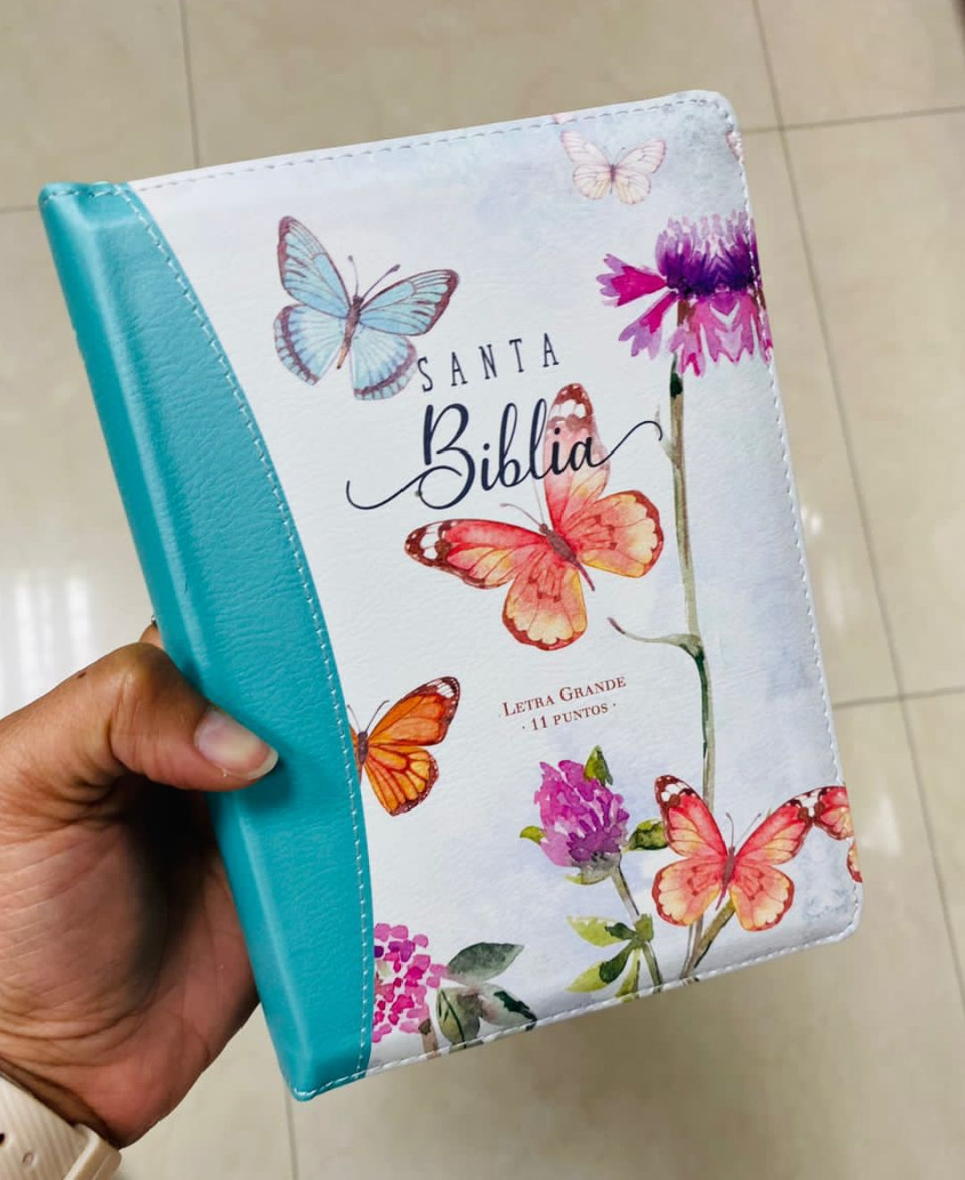 Biblia letra grande 11 puntos con cierre e índice y canto floreado versión RV1960 con concordancia