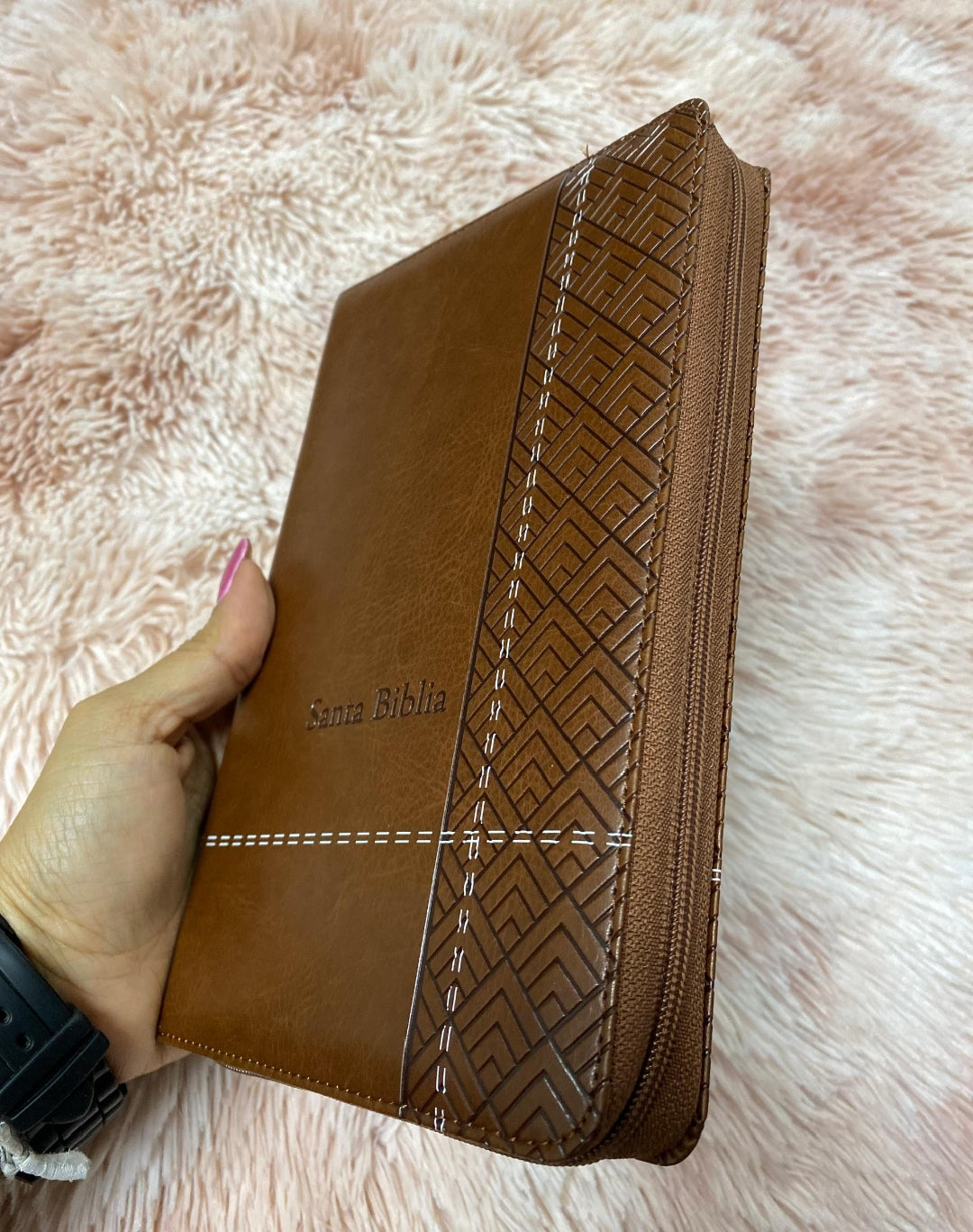 Biblia símil piel edición promesas con cierre canto dorado versión RV1960 letra grande 12 puntos con concordancia