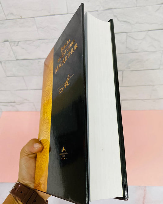 Biblia de estudio MacArthur tapa dura letra mediana versión RV1960