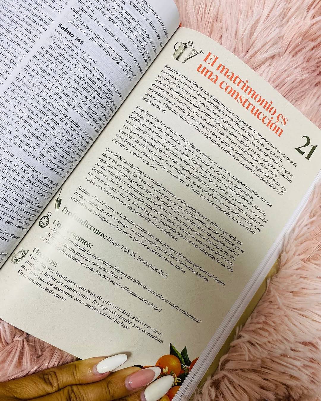 Biblia devocional matrimonial símil piel en letra mediana versión NBV