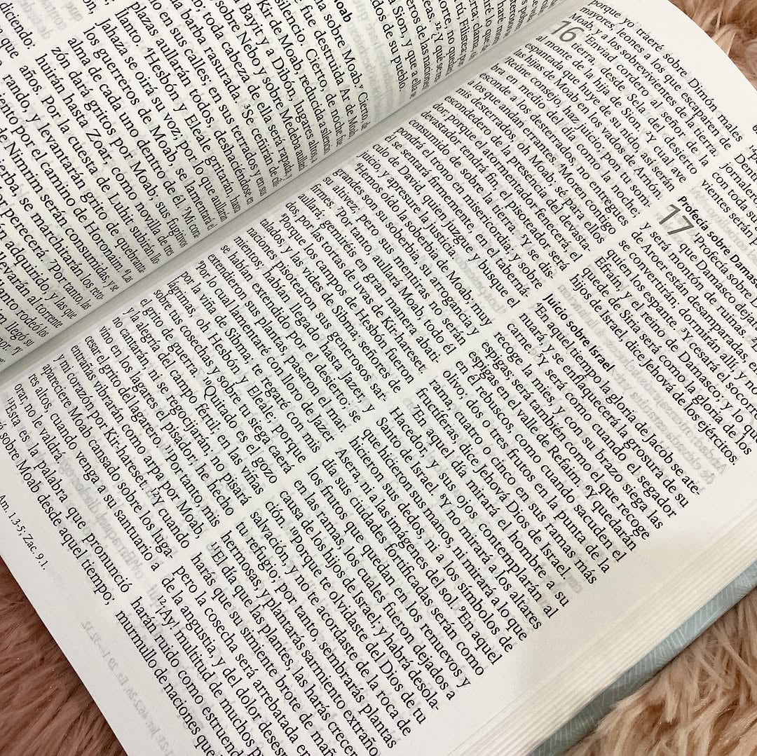 Biblia tapa dura floreada letra grande 10 puntos versión RV1960 con concordancia