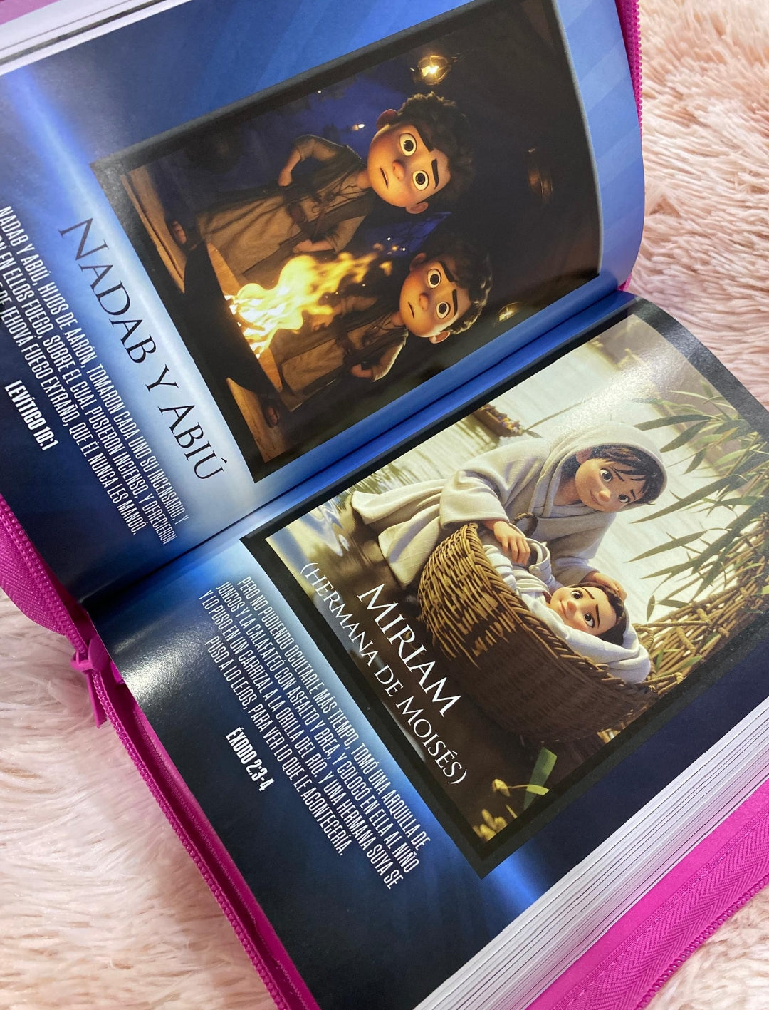 Biblia de héroes para niñas con caricaturas letra grande versión RV1960 y cierre