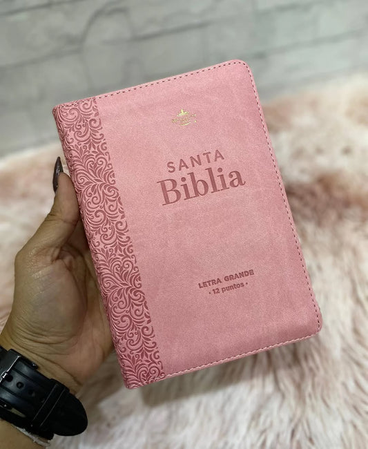 Biblia mediana con letra grande 12 puntos versión RV1960 color rosada canto dorado y concordancia